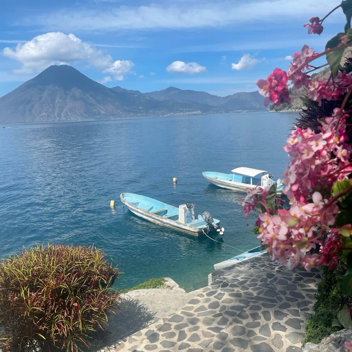 Bote en Lago Atitlán